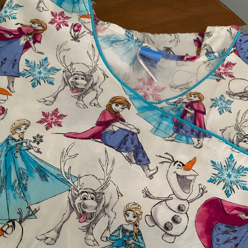 Scrub Tops (bundle) - Picture 2 of 4